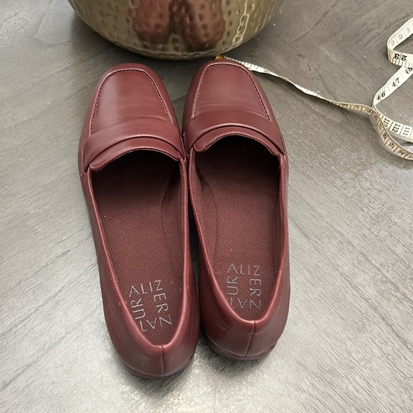 NATURALIZER Genn-Flow Slip-ons - Picture 7 of 11